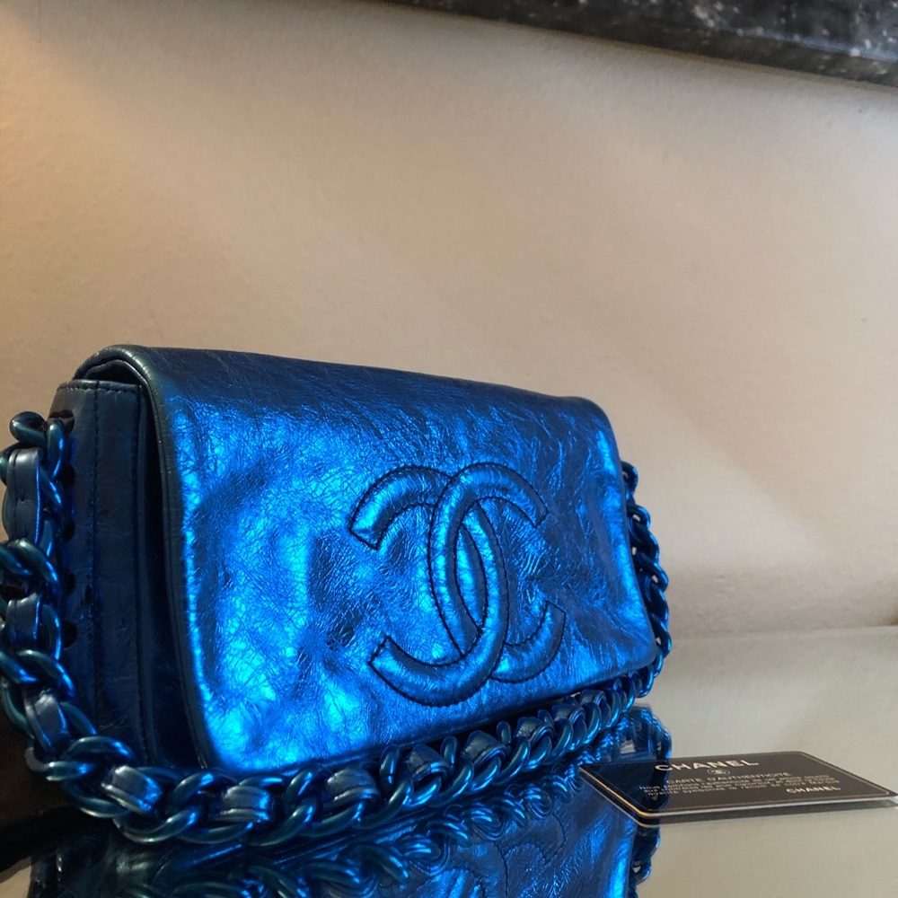 ❤️SOLD❤️Authentic Blue Metallic Chanel Bag - Picture 1 of 8